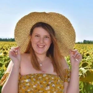 Meet your Posher, Chloe